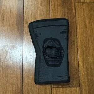 Black Knee Support Brace